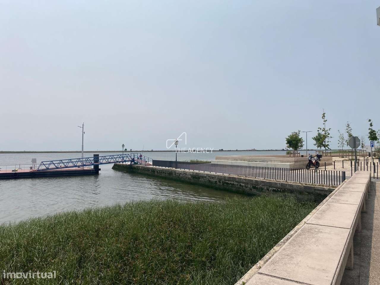 Prédio p/ Investimento em Alhandra  - 2 Estúdios para Restaurar-28