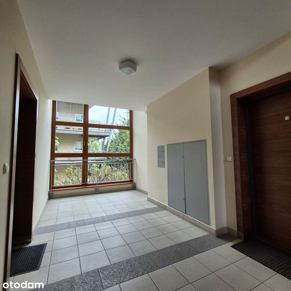 Bronowice ul. Lea. Przestronne 4-pokojowe mieszkanie z balkonem.-4