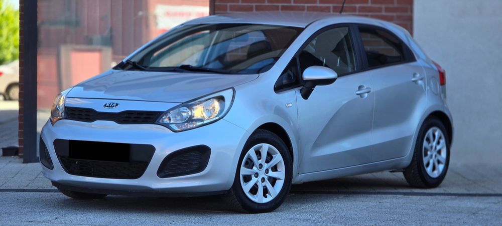 Kia Rio 1.2 Attract 2013