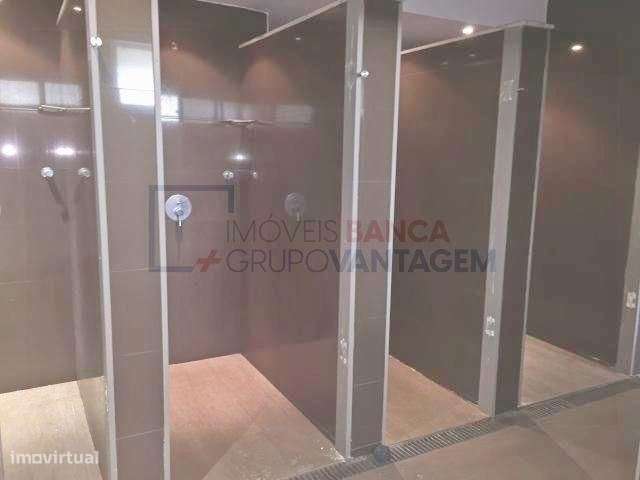 Comércio com 3361m2 em União Das Freguesias De Aldoar, Foz Do Douro... - Grande imagem: 3/10