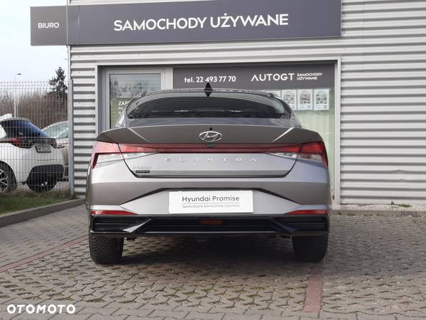 Hyundai Elantra 1.6 Smart CVT - 21