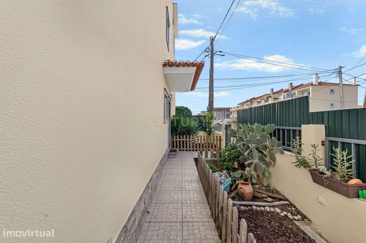 EXCELENTE MORADIA T3 NA QUINTA DO CONDE-44