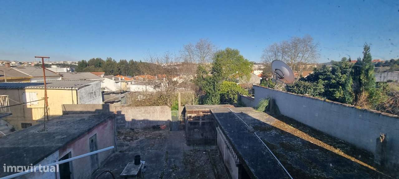 Casa / Moradia independente em Gulpilhares e Valadares-9