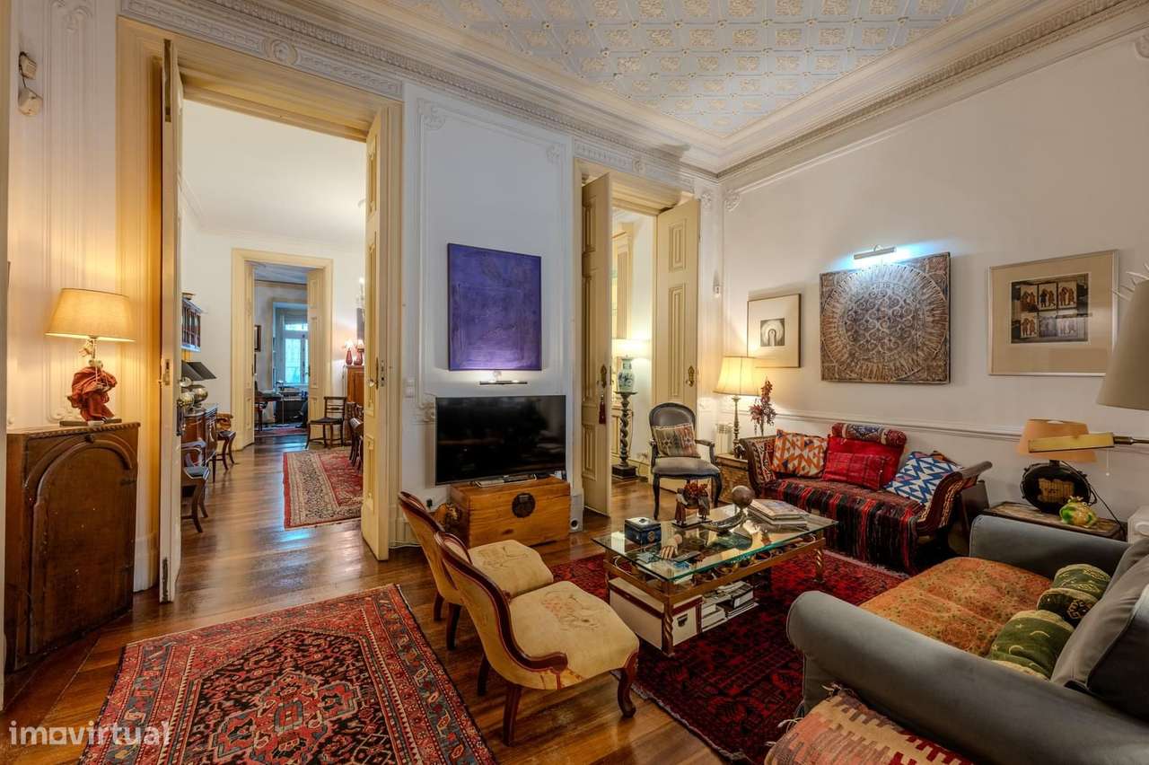 Apartamento T2 + 2 com estacionamento, Santa Catarina, Lisboa - Grande imagem: 5/28