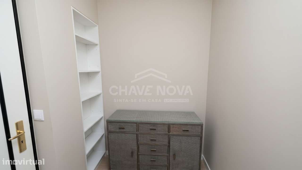 T1+1 Renovado c/ Terraço (70m2) e Lugar de Garagem em Valadares-14
