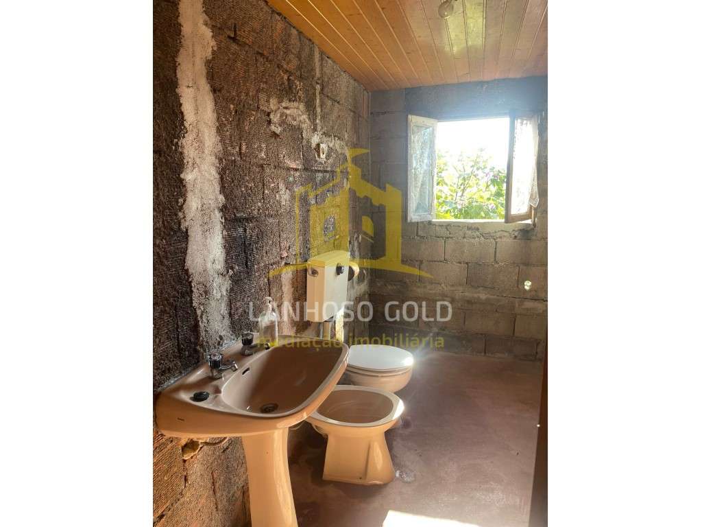 Moradia T3 para Reconstrução em Verim, Póvoa de Lanhoso - Grande imagem: 5/10