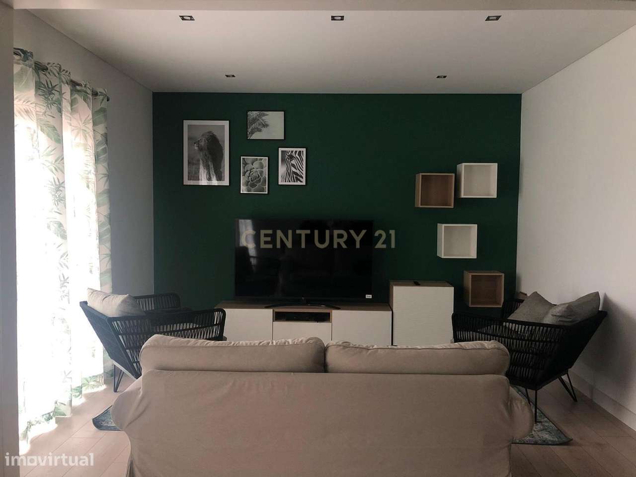T5 completamente renovado, com 2 Suítes  em zona nobre de Coimbra OPOR-14