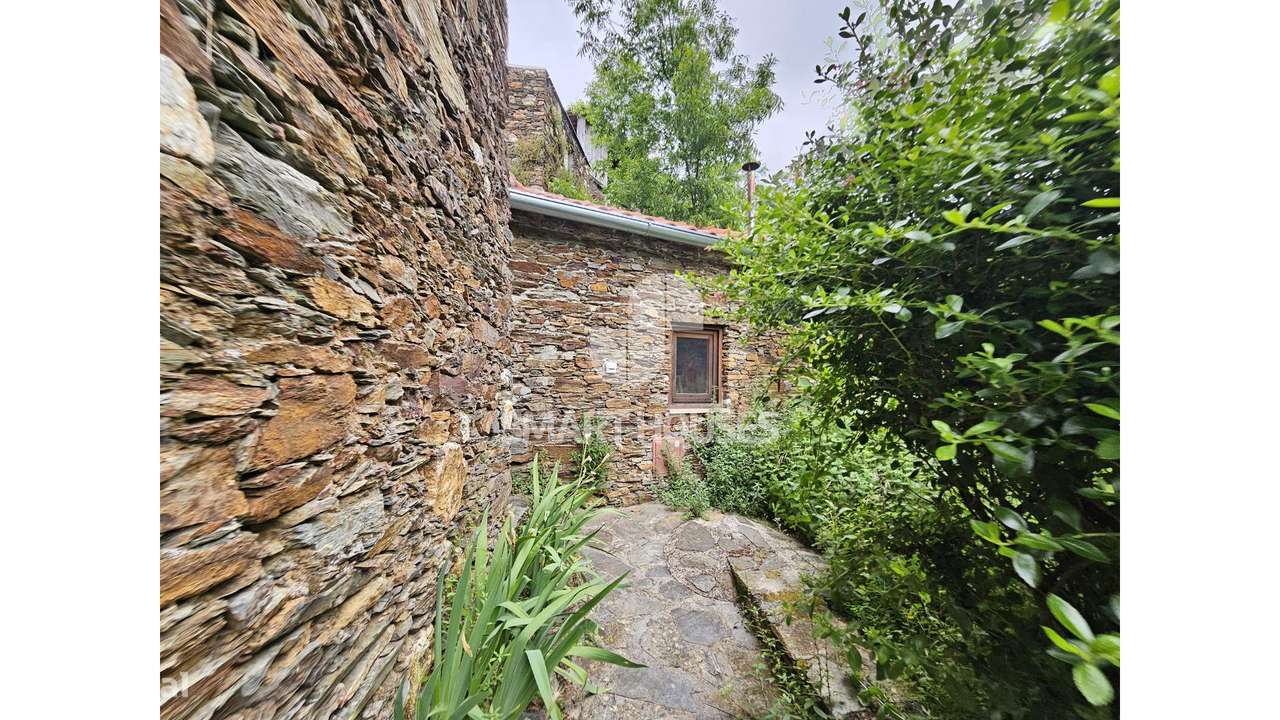 Moradia T3 Caratão c/ terreno junto rio-34