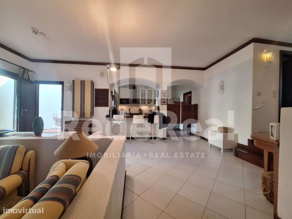 Moradia T3 + 1 com Piscina Privada e Boas Áreas no Coração de Albuf...-12