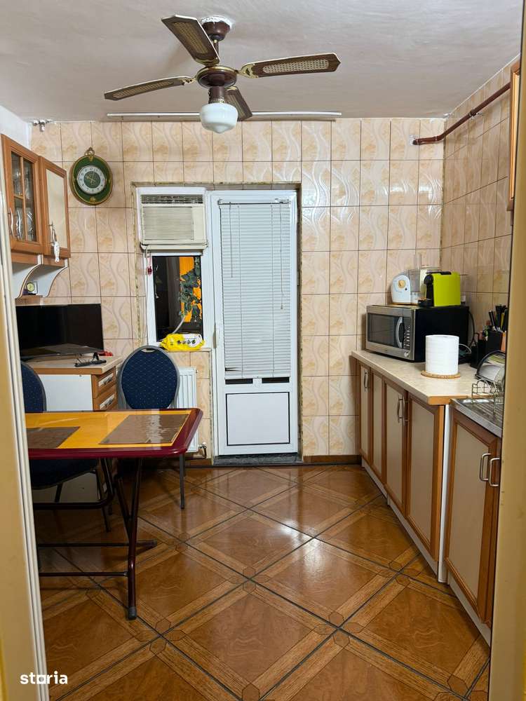 Brazda,Spiru Haret,etaj 3/4,pret 110 000 euro-4