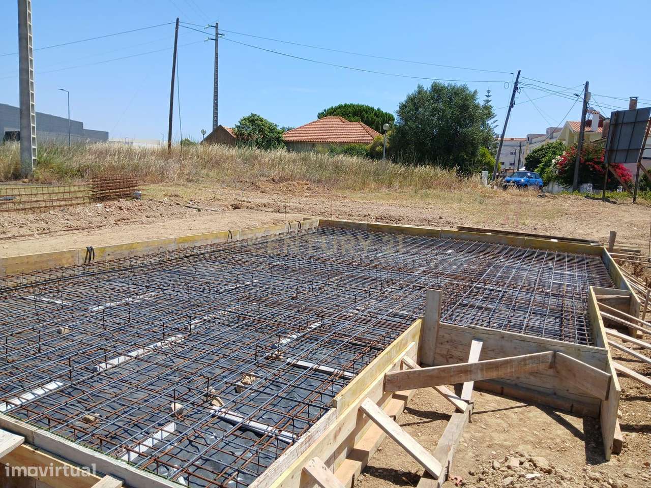 Magnífica Moradia T3 com Piscina em Localização Central - Carregado-4