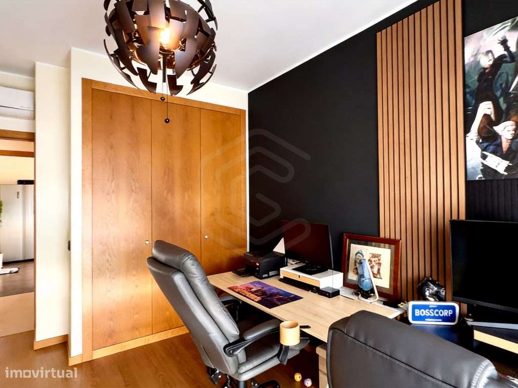 Apartamento T2 de arquitetura moderna inserido em condomínio com pi...-6