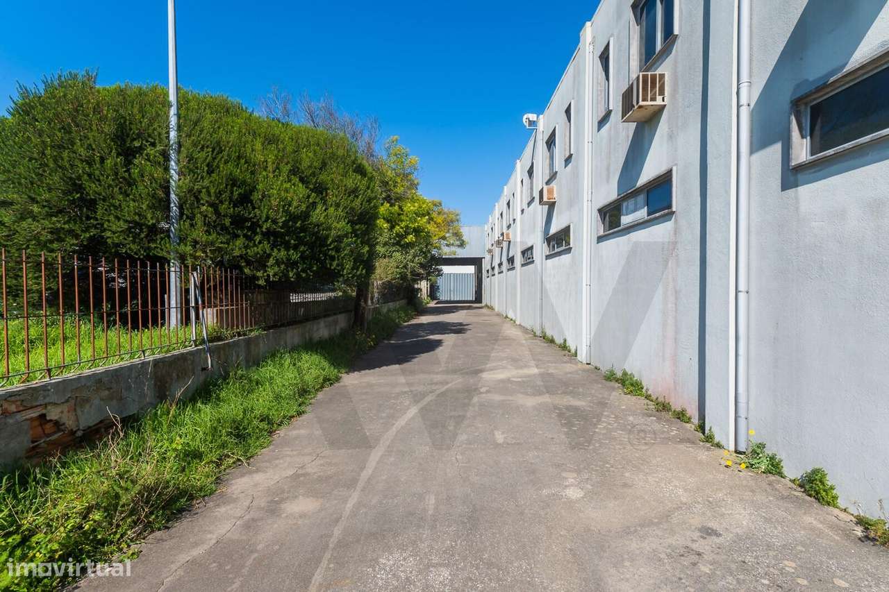 PARQUE  INDÚSTRIAL,  ESCRITÓRIOS e ARMAZÉNS em CONDOMINÍO FECHADO  Pri-3