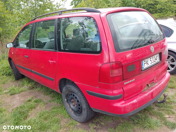 Volkswagen Sharan 1.9 TDI 4Motion Comfortline - 4