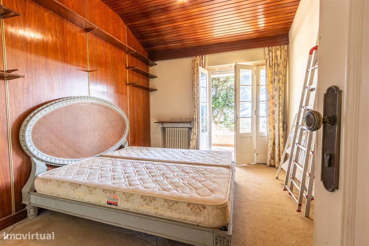 Moradia Estoril Cascais Vista Mar para renovar T6-36