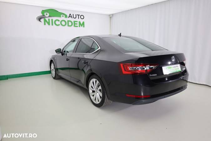 Skoda Superb 2.0 TDI DSG Laurin & Klement - 4