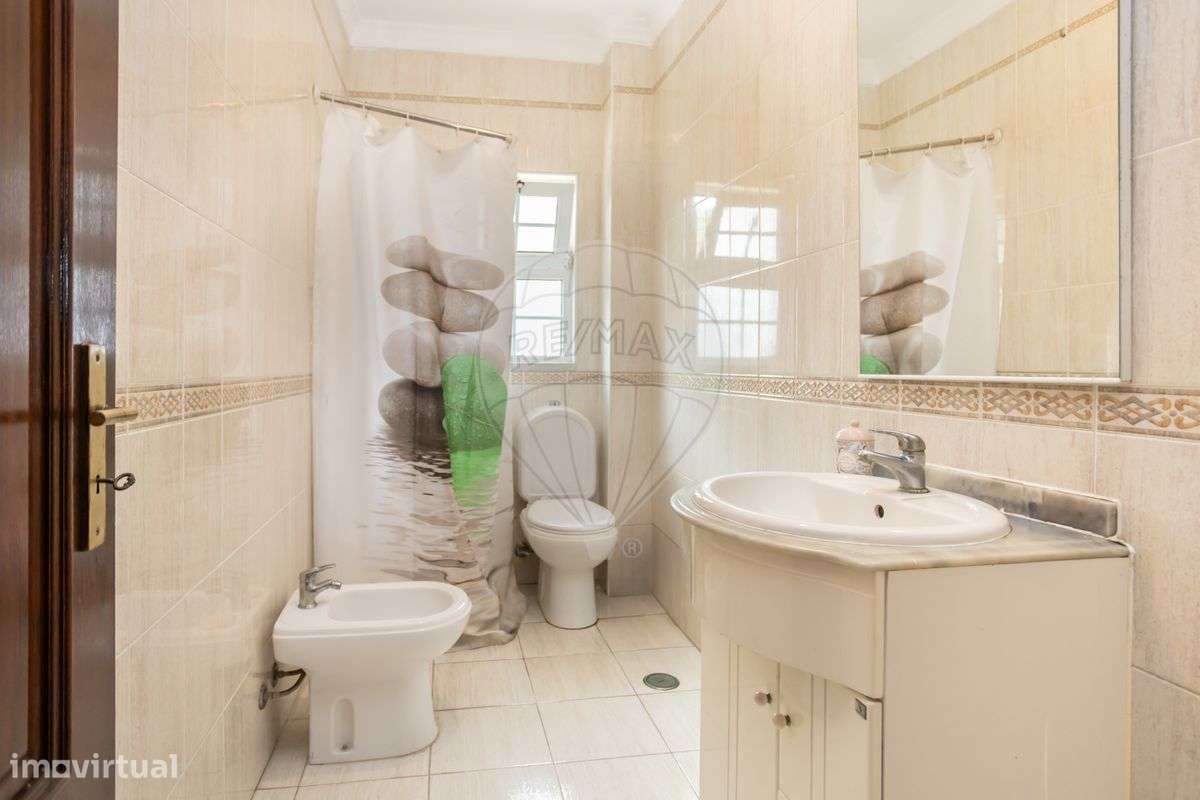 Moradia T4 em Quinta do Anjo-19