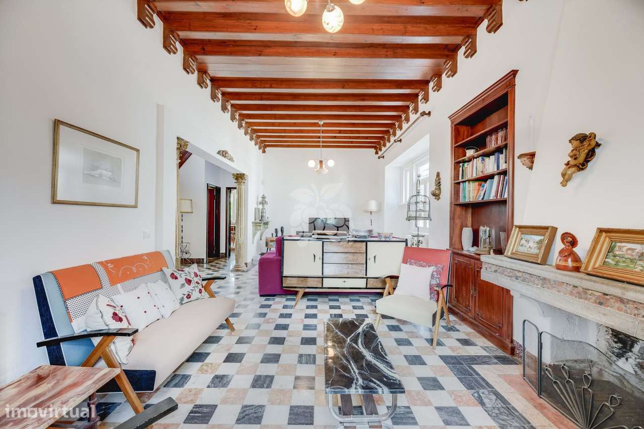 Moradia histórica T6  em Sintra com jardim, piscina e garagem-9