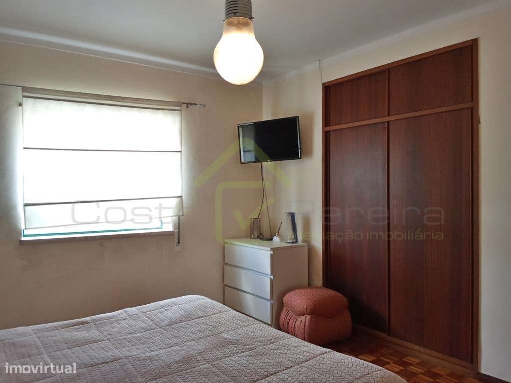Moradia T3 +1 com espaço exterior e vista campo a minutos das Praias-21