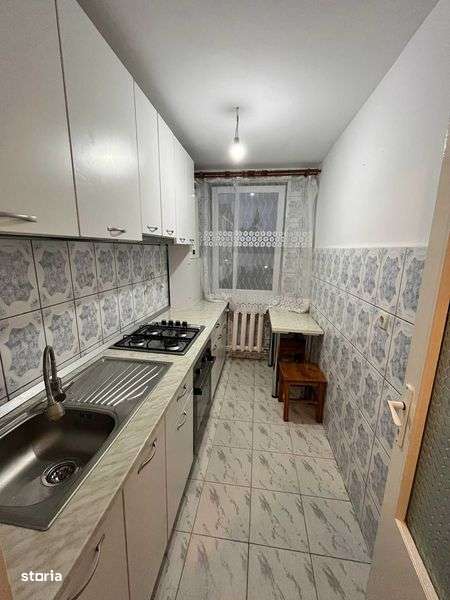Inchiriez apartament 3 camere decomandate, central, BCR, Targu Neamt - Imagine principală: 2/8