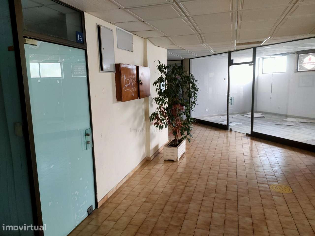 Loja de 56,90 m² no Edifício Varandas do Mar em Albufeira - Grande imagem: 2/7