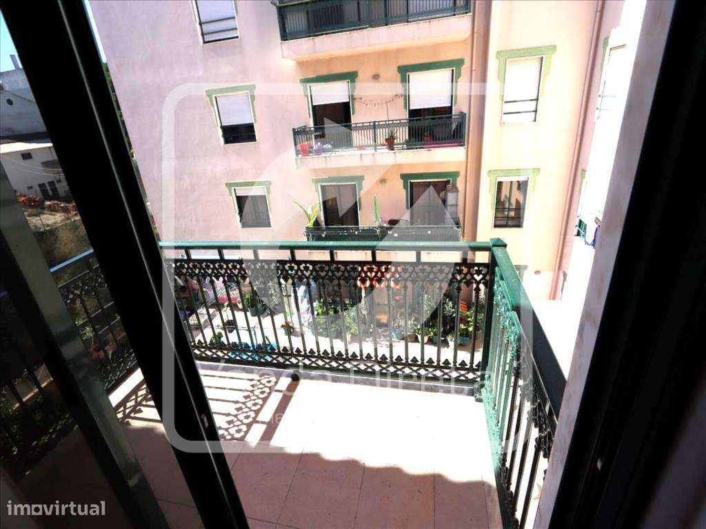 Apartamento T2 com Varanda e Lareira no Coração de Setúbal - Grande imagem: 5/21