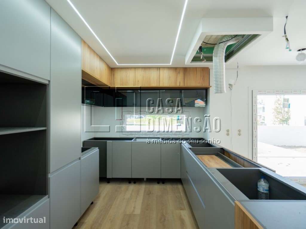 Moradia isolada de tipologia T4 localizada na zona da Charneca da C...-18