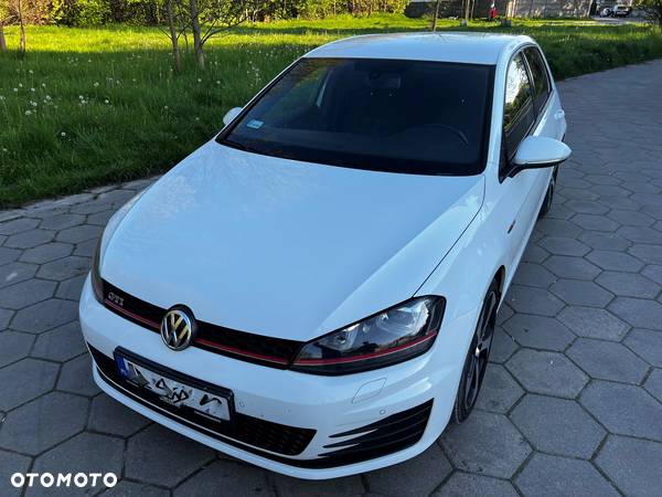 Volkswagen Golf VII 2.0 TSI BMT GTI - 17