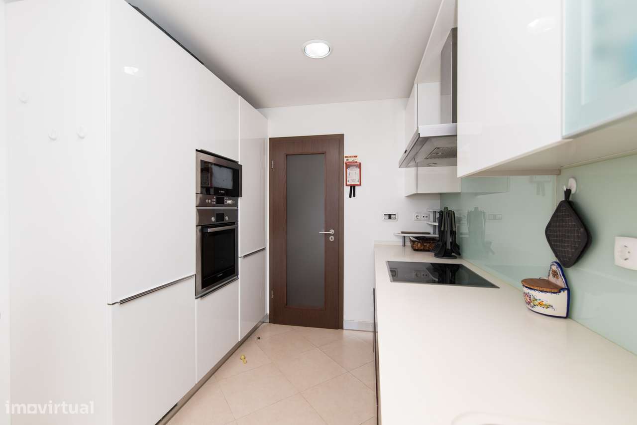 Apartamento T2 logradouro piscina vista mar e vila Sesimbra-23