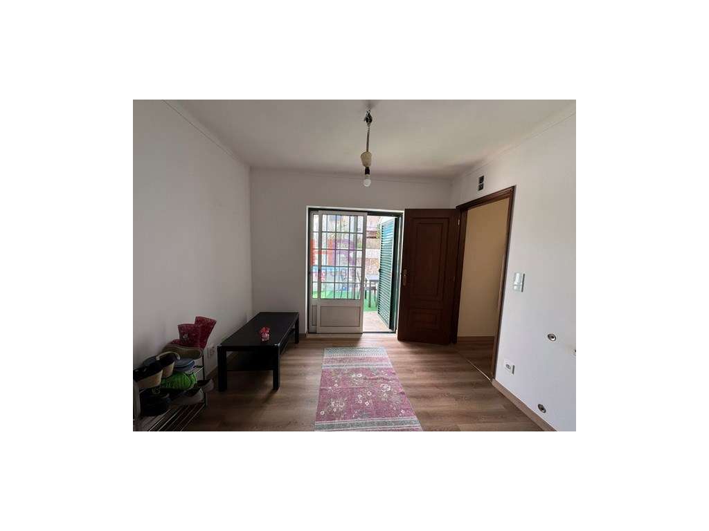 Vende-se Moradia Isolada M4+1 com garagem e jardim.-41