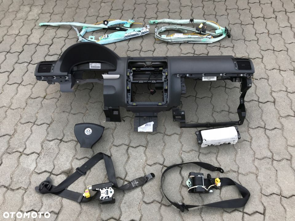 TOURAN I LIFT CROSS KOKPIT DESKA PASY AIRBAG EUROP - 1