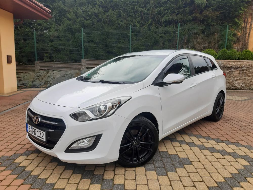 Hyundai i30 II blue Kombi 1.4 YES Gold 2017