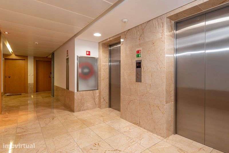 Apartamento T1 - Estacionamento Coberto - Grande imagem: 5/8