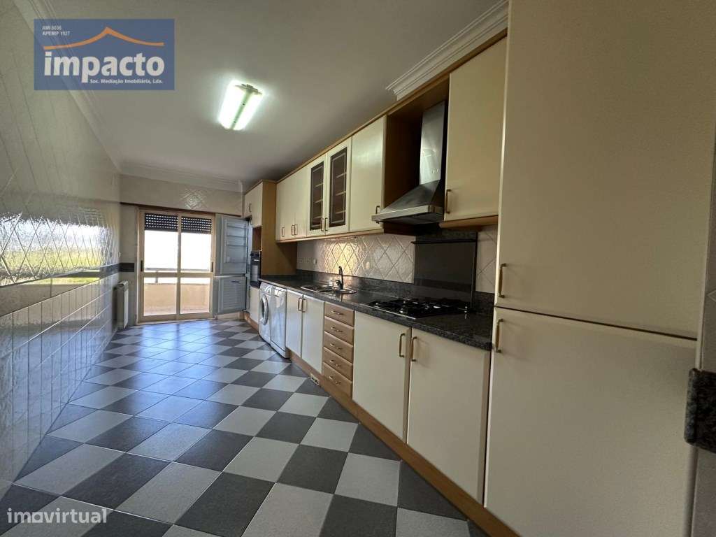 T2 Alverca, coz equipada, sala c/ lareira, aq. Central, suite - Grande imagem: 2/28