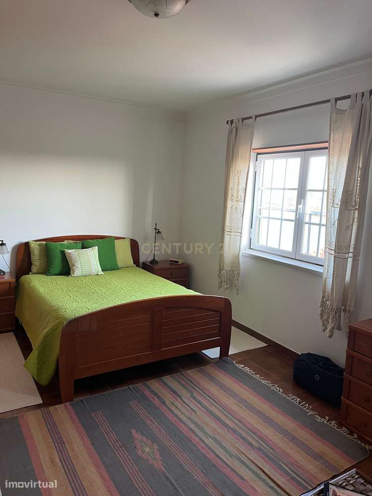 Moradia T4 em condomínio fechado com piscina, vista mar e walking dist-50