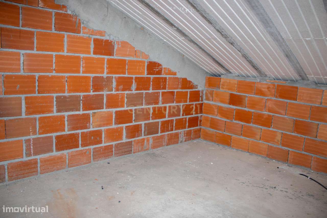 Moradia moderna | 3 pisos | Vila Nova Foz Côa-59