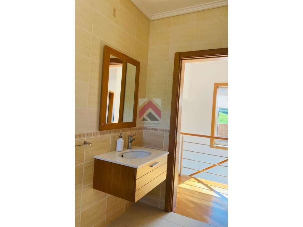 Moradia T6 Isolada na Palhaça-46