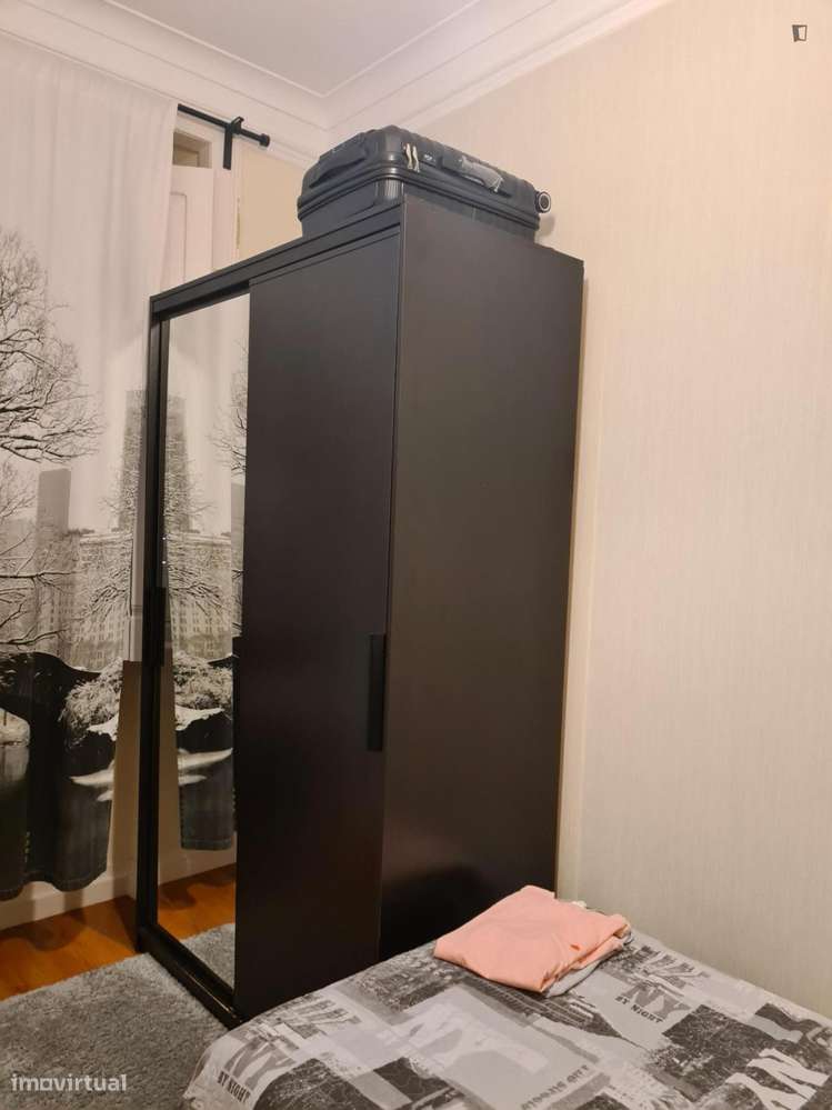 Quarto - localizado em Alameda Lisbon - Grande imagem: 2/10