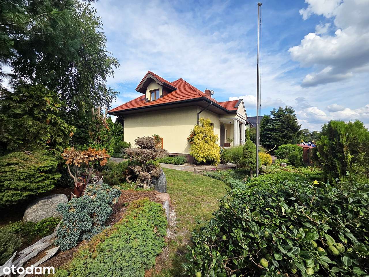 Wolnostojący z pięknym ogrodem - Pełny obrazek: 4/20