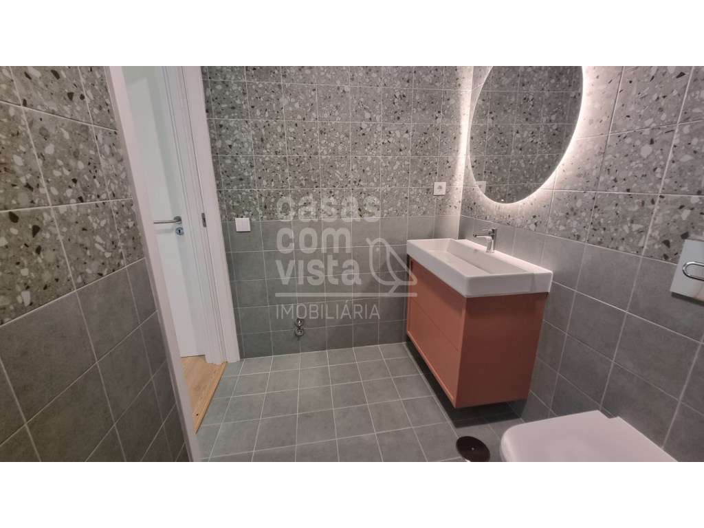 Apartamento T1 no Centro de Leiria Elegância Urbana, Design Moderno...-11
