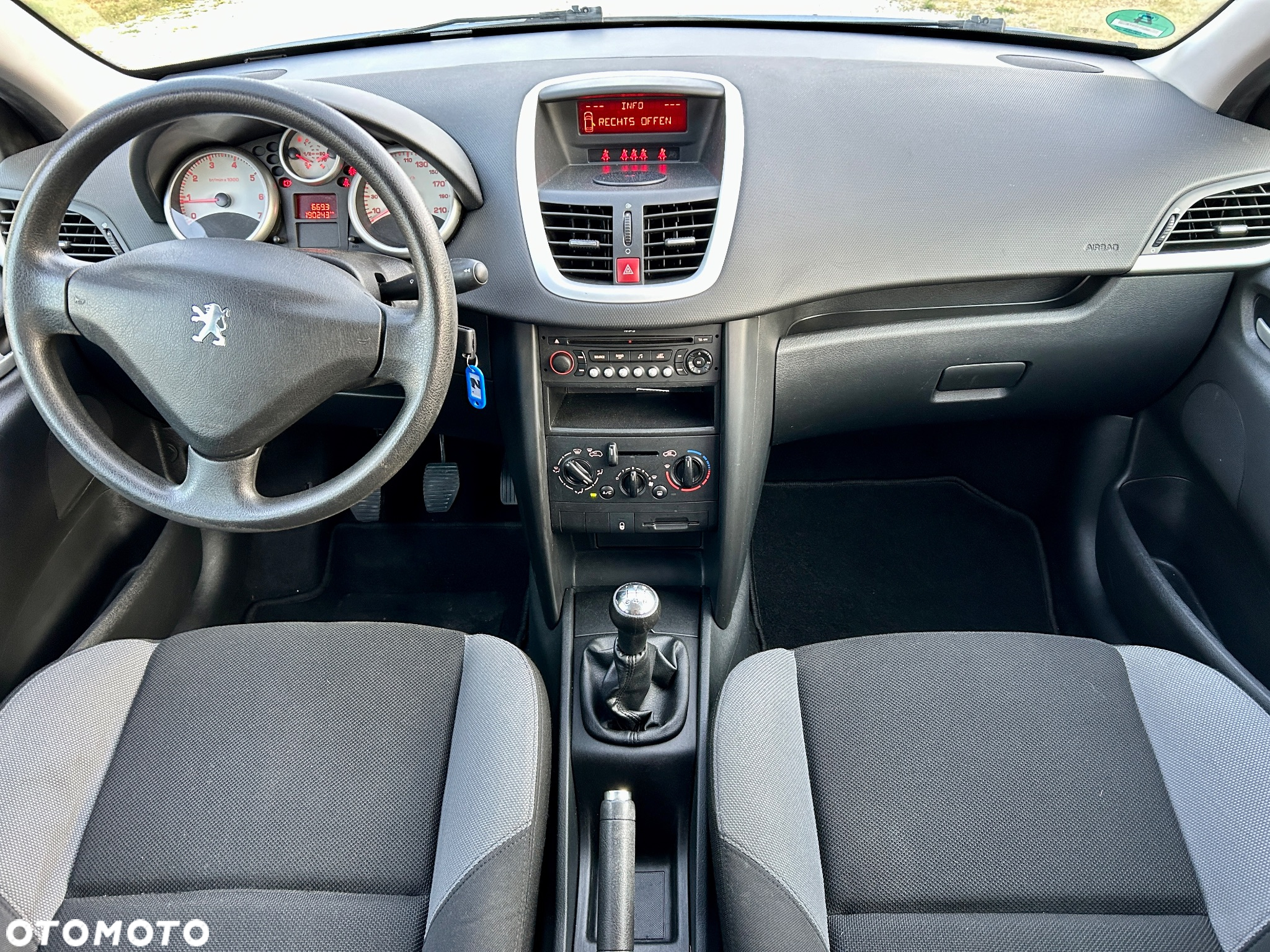 Peugeot 207 1.4 16V Presence - 16