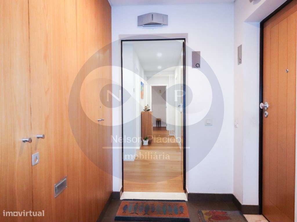 T2 com Cozinha Equipada, Varanda, 2 WC's, 3 Roupeiros embutidos e G...-25