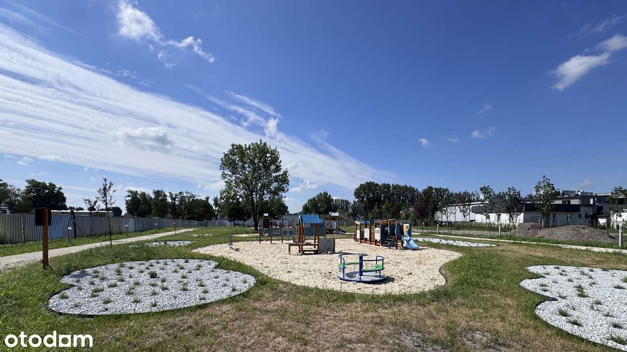 2 pokoje, taras 51 m2 i park 1,5 ha.