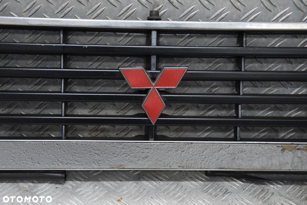 MITSUBISHI PAJERO I GRILL ATRAPA - 3