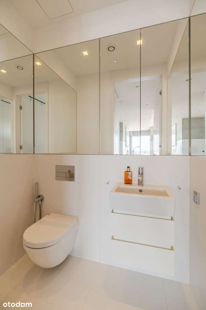 Cosmopolitan,38piętro,2 miejsca parkingowe,komórka-10