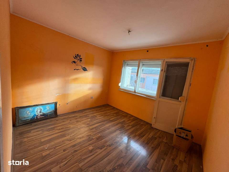 Apartament 3 camere – 67 mp, semidecomandat – Mic. 16, Str. Astro-2