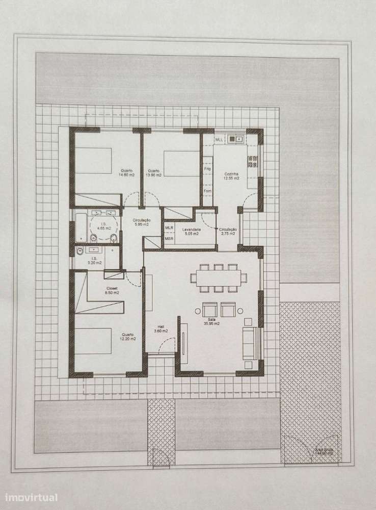 Moradia T3 térrea em construção com jardim e piscina-8