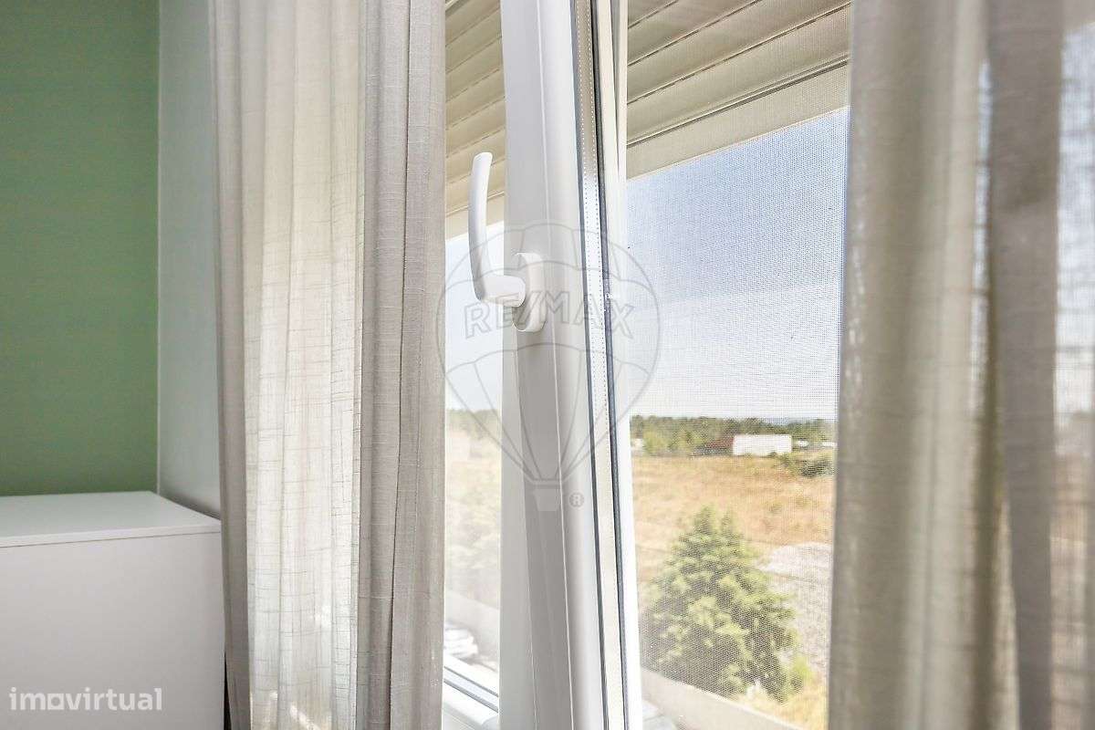 Apartamento T3 com box e varanda para Venda-28