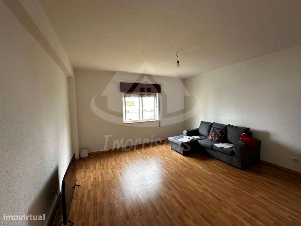 Apartamento T2 na Póvoa de Santa Iria-1