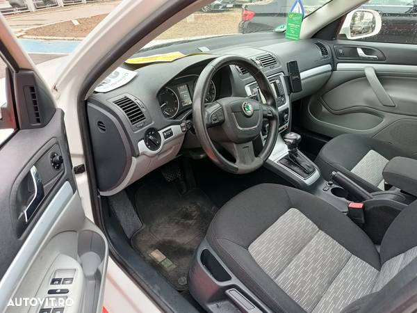 Skoda Octavia 1.2 TSI DSG Ambiente - 6